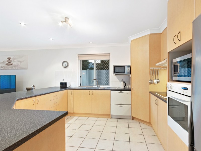 98 Jacana Crescent, Flinders View QLD 4305