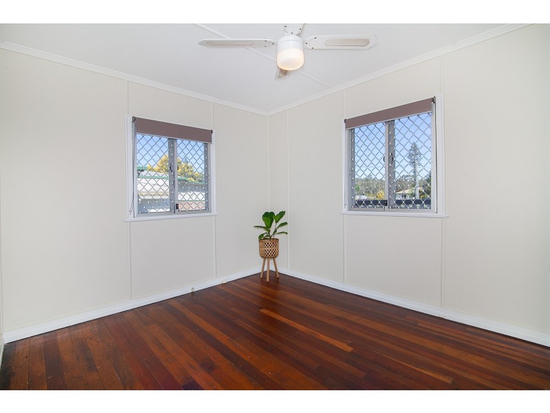 217 Blackstone Road, Silkstone QLD 4304