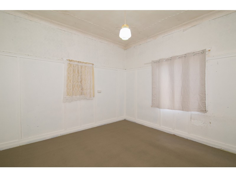 47 Frederick Street, Newtown QLD 4305