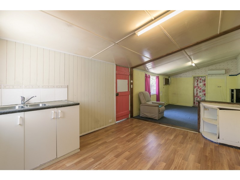 47 Frederick Street, Newtown QLD 4305