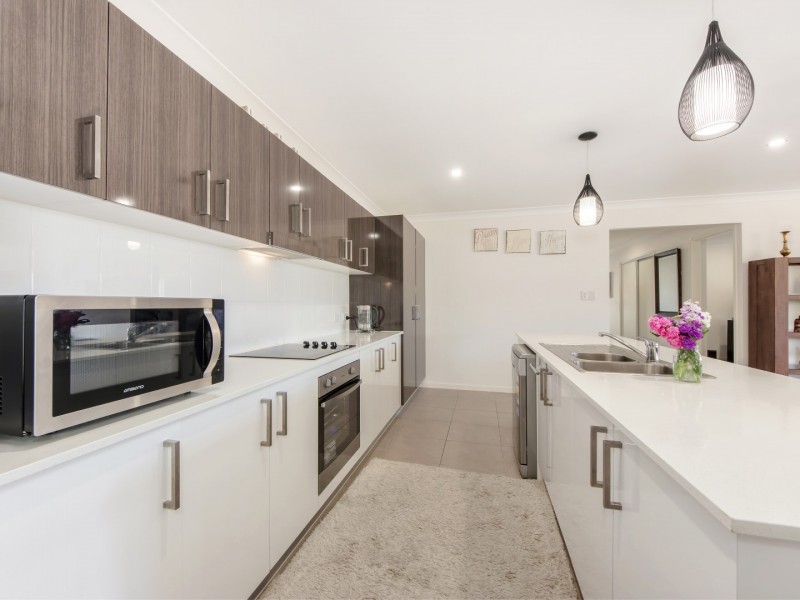 6 Jacana Drive, Adare QLD 4343