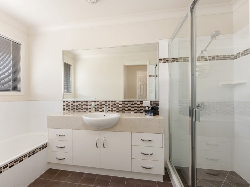 11 Hunter Street, Brassall QLD 4305