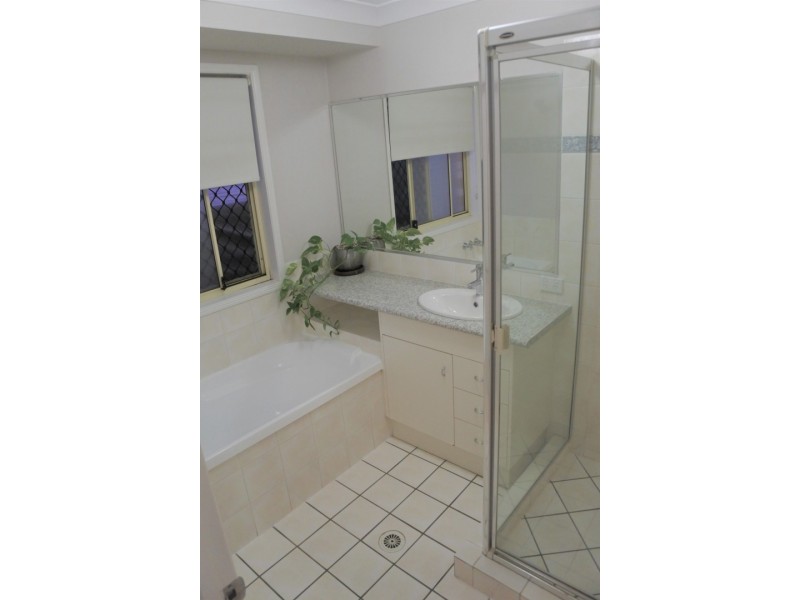 11 Kathleen Place, Yamanto QLD 4305