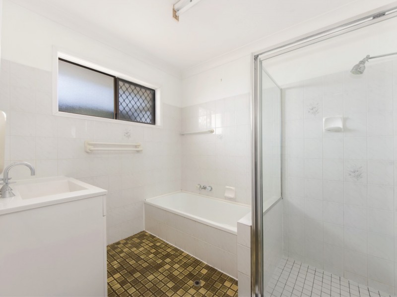 2 Coachwood Street, Crestmead QLD 4132