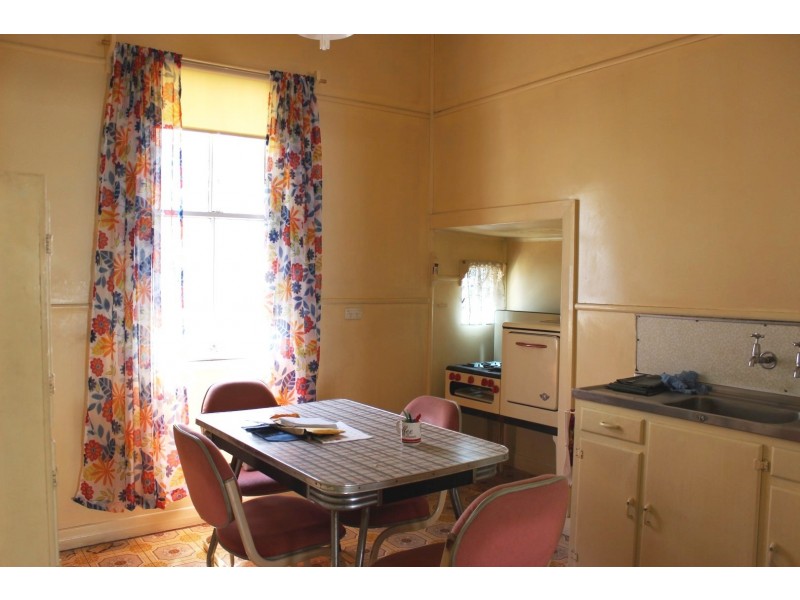 4 North Street, North Ipswich QLD 4305