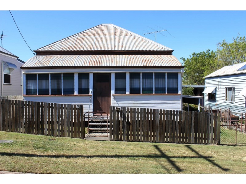 4 North Street, North Ipswich QLD 4305