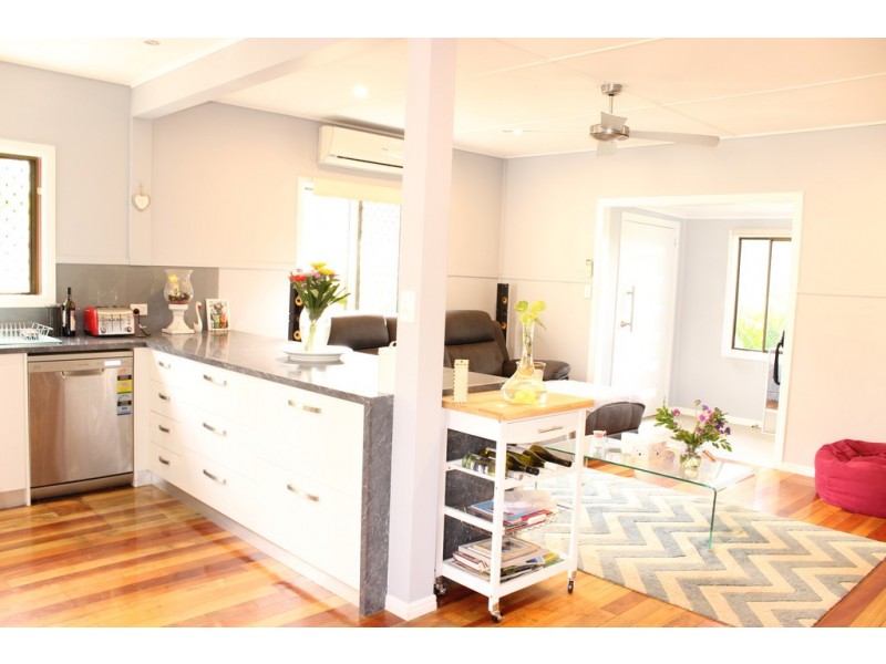 2 Leslie Street, East Ipswich QLD 4305