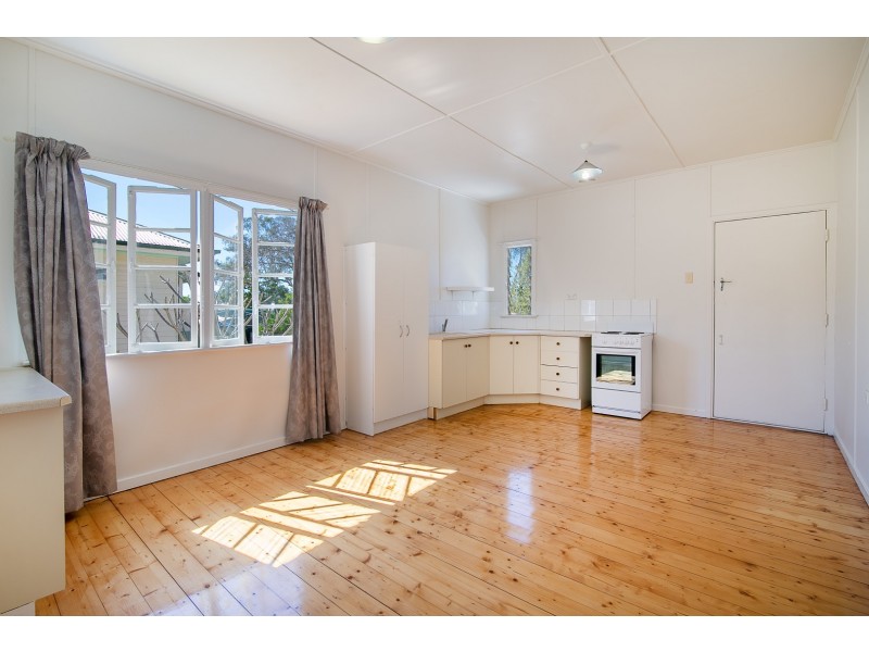 25 Coleman Street, Leichhardt QLD 4305