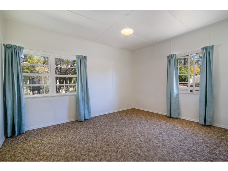 25 Coleman Street, Leichhardt QLD 4305