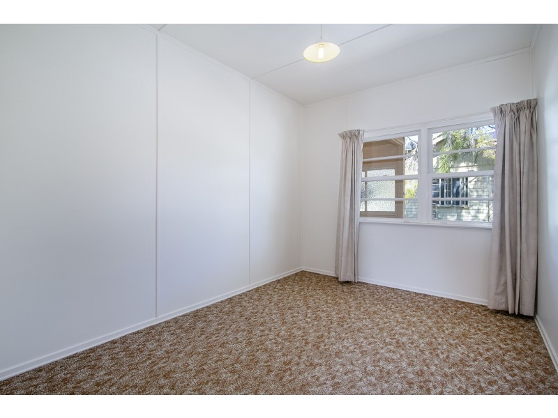 25 Coleman Street, Leichhardt QLD 4305