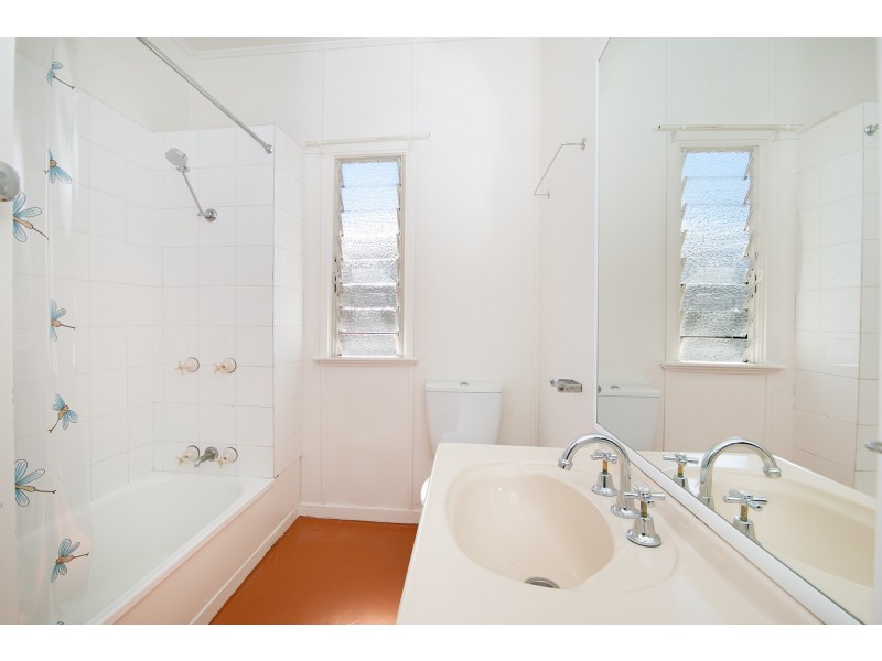 25 Coleman Street, Leichhardt QLD 4305