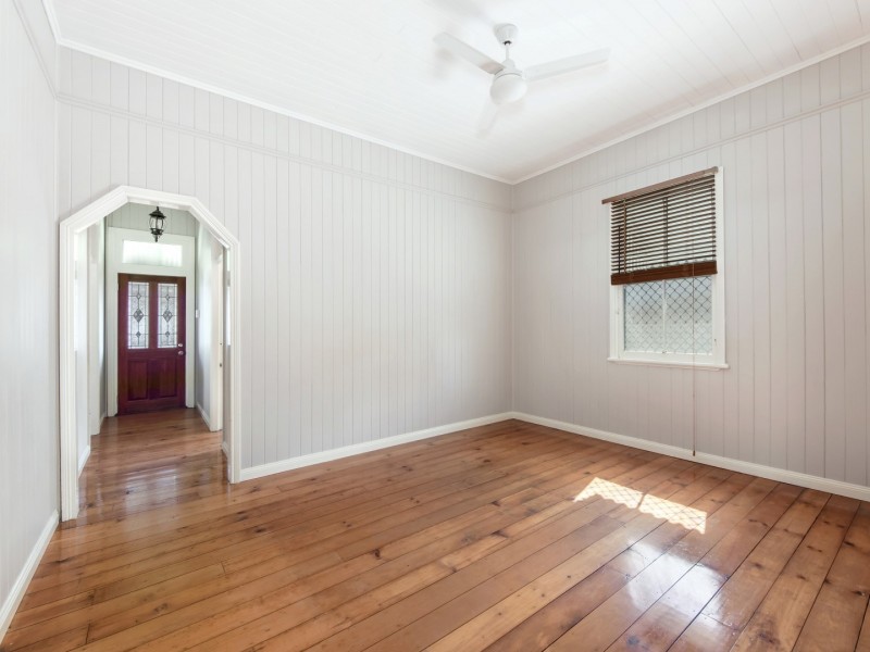 37 Martin Street, Woodend QLD 4305