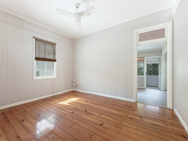 37 Martin Street, Woodend QLD 4305