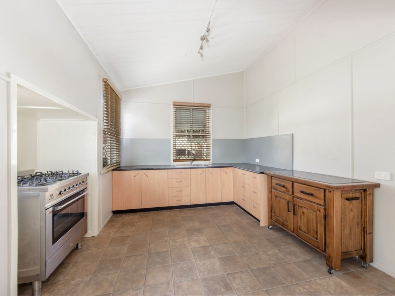 37 Martin Street, Woodend QLD 4305