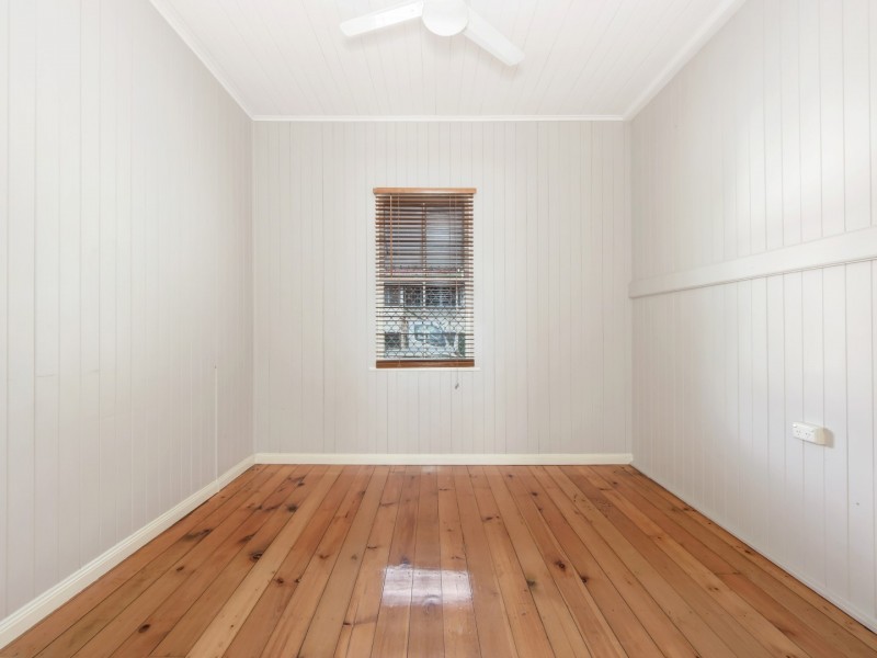 37 Martin Street, Woodend QLD 4305