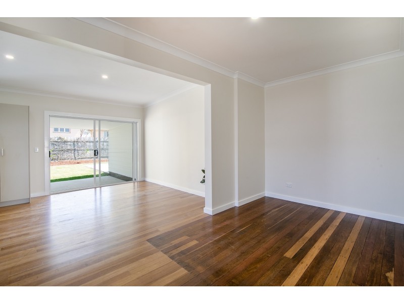 7 Rex Street, Eastern Heights QLD 4305