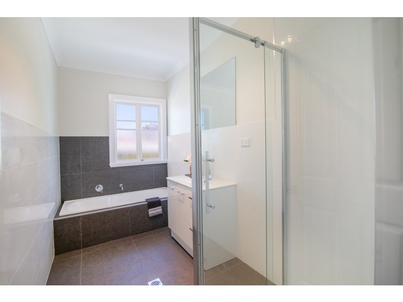 7 Rex Street, Eastern Heights QLD 4305