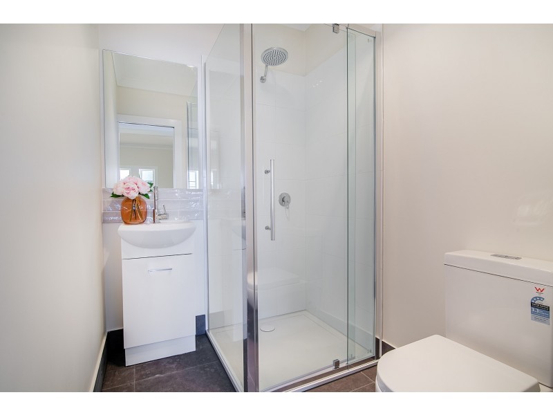 7 Rex Street, Eastern Heights QLD 4305