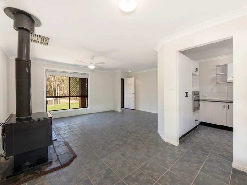 24 Knox Lane North, Fernvale QLD 4306