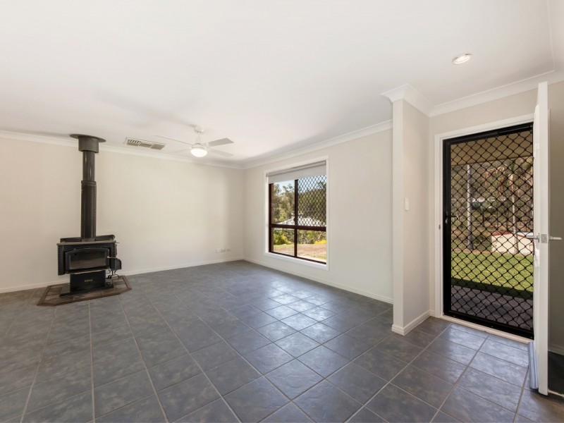 24 Knox Lane North, Fernvale QLD 4306