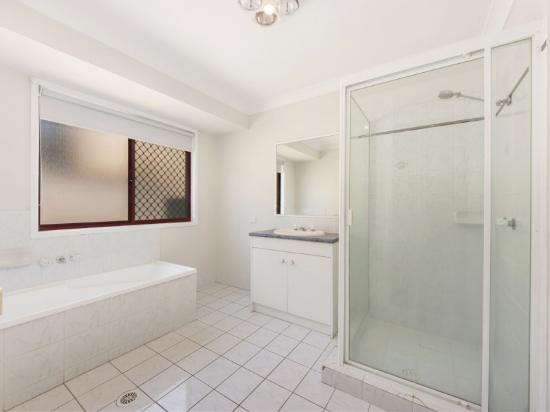 24 Knox Lane North, Fernvale QLD 4306