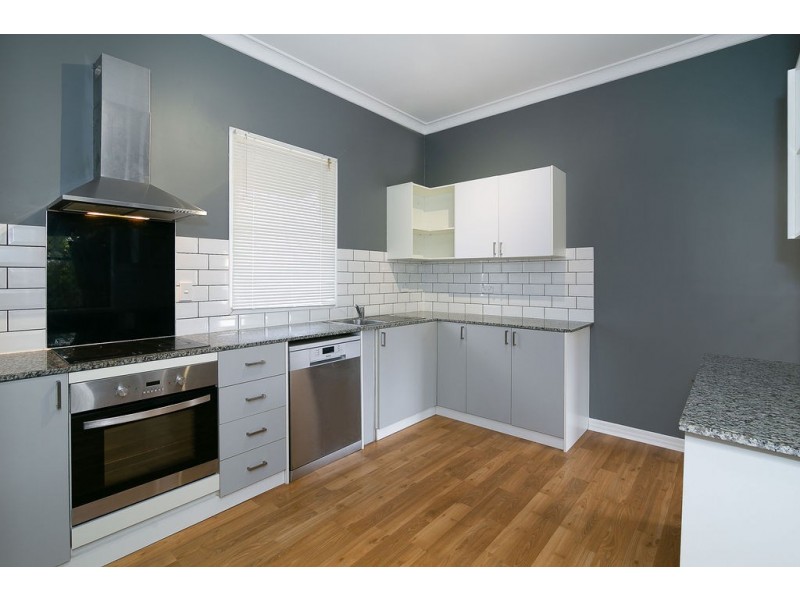 44 Russell Street, Silkstone QLD 4304