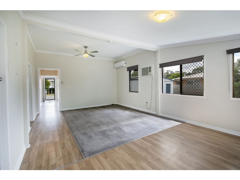 44 Russell Street, Silkstone QLD 4304