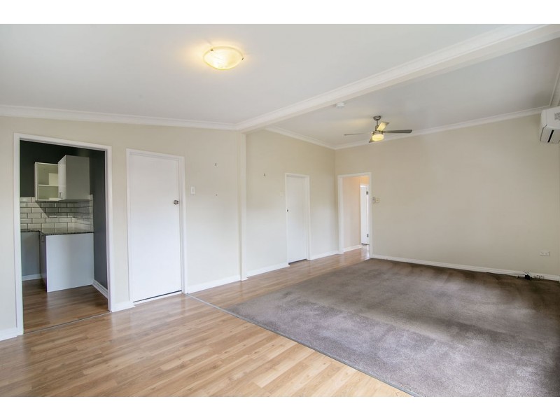44 Russell Street, Silkstone QLD 4304
