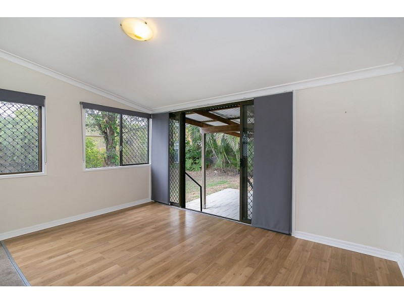44 Russell Street, Silkstone QLD 4304