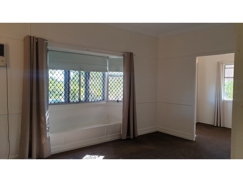 43 Chermside Road, Eastern Heights QLD 4305