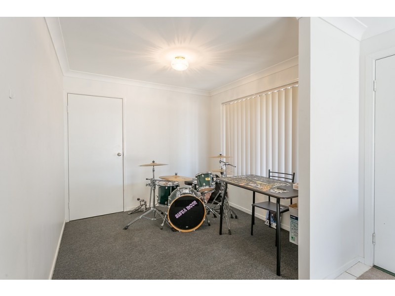 6 Morris Street, Flinders View QLD 4305