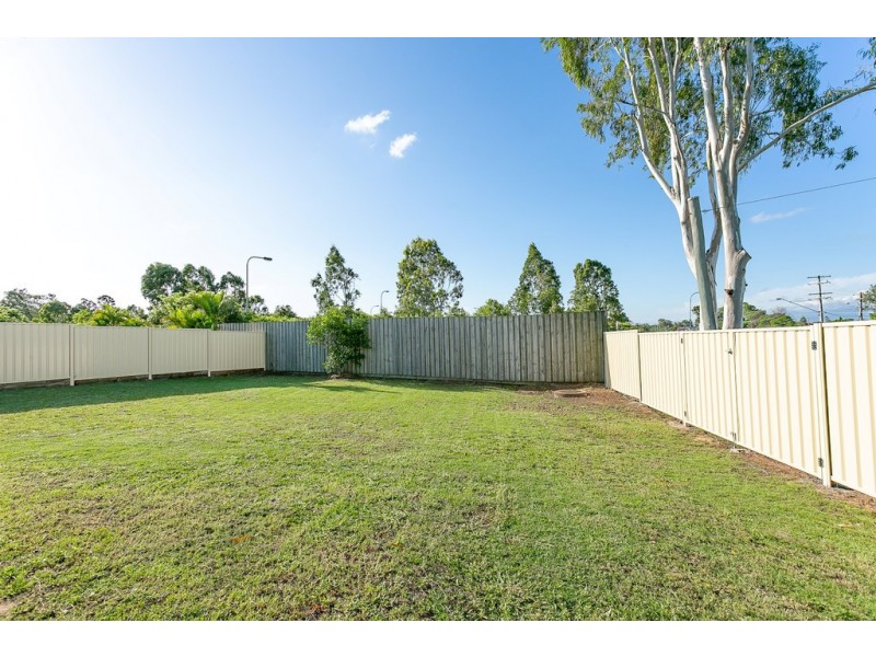 1 Redwood Place, Yamanto QLD 4305
