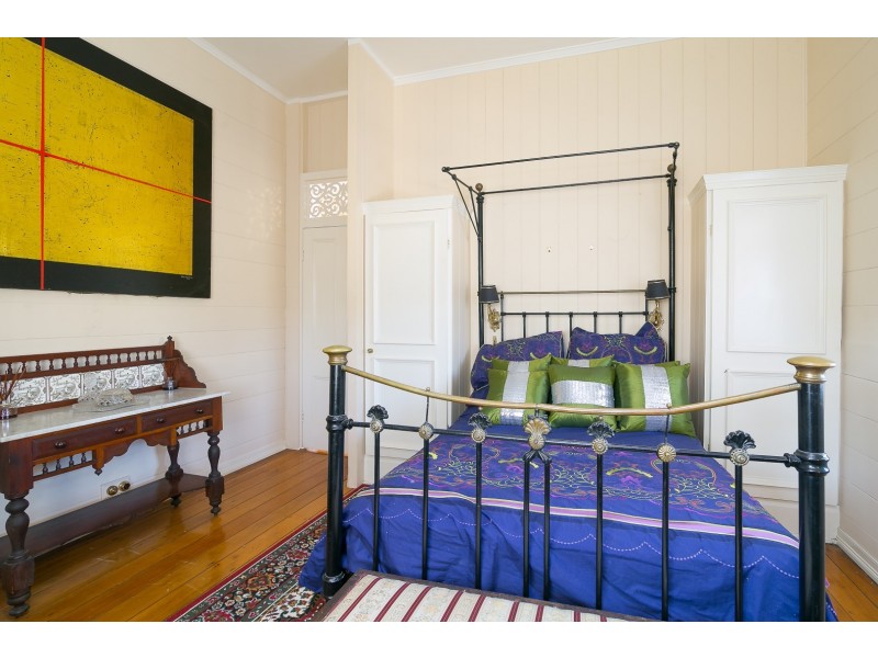 9 Briggs Road, Ipswich QLD 4305