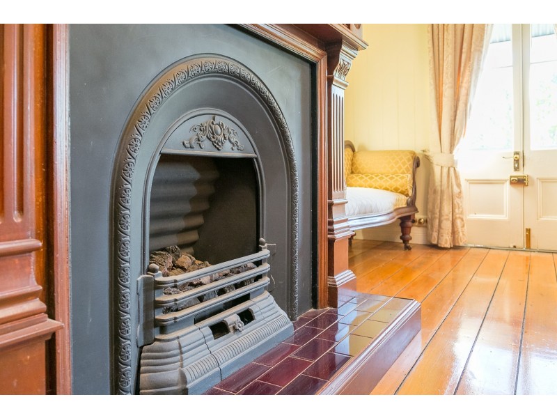 9 Briggs Road, Ipswich QLD 4305