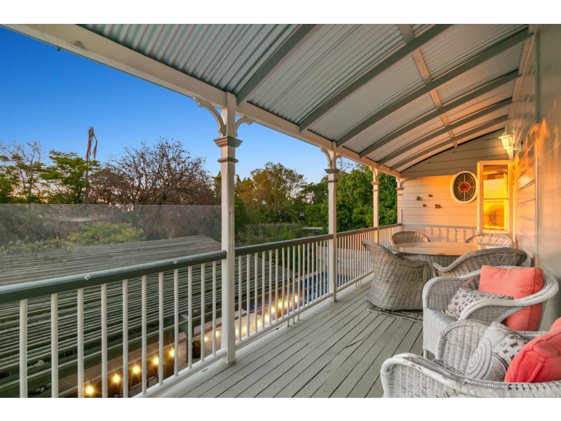 9 Briggs Road, Ipswich QLD 4305