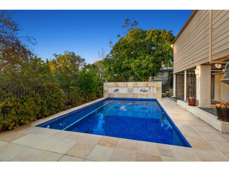 9 Briggs Road, Ipswich QLD 4305