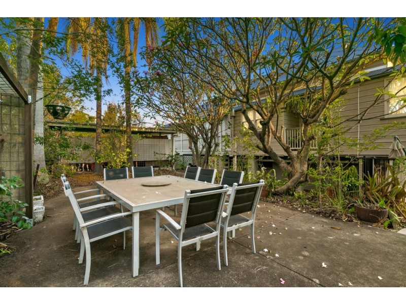 9 Briggs Road, Ipswich QLD 4305