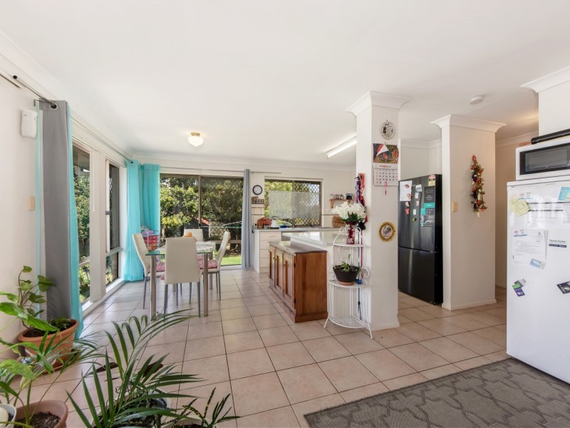 77 Cranes Road, North Ipswich QLD 4305