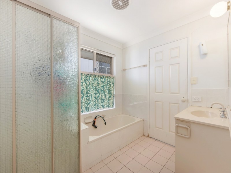 77 Cranes Road, North Ipswich QLD 4305