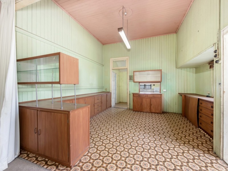 21 Blackstone Road, Eastern Heights QLD 4305