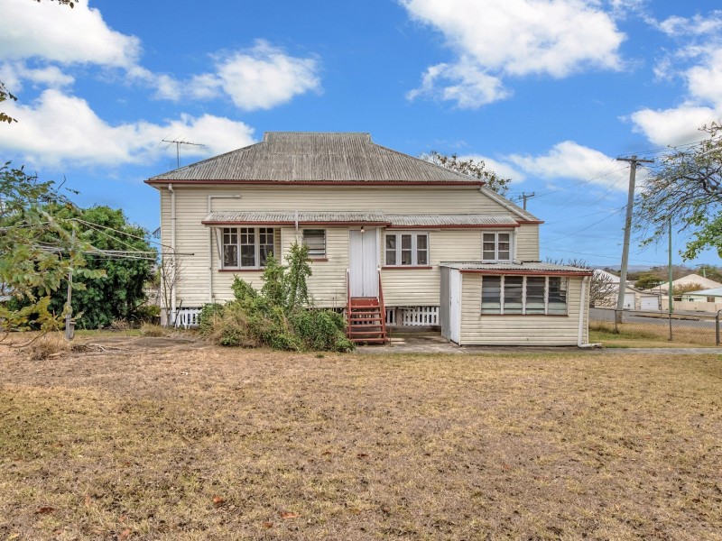 21 Blackstone Road, Eastern Heights QLD 4305