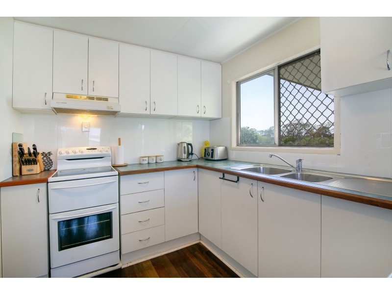 19 Boundary Street, Moores Pocket QLD 4305