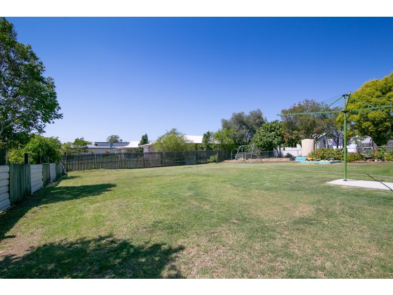 19 Boundary Street, Moores Pocket QLD 4305