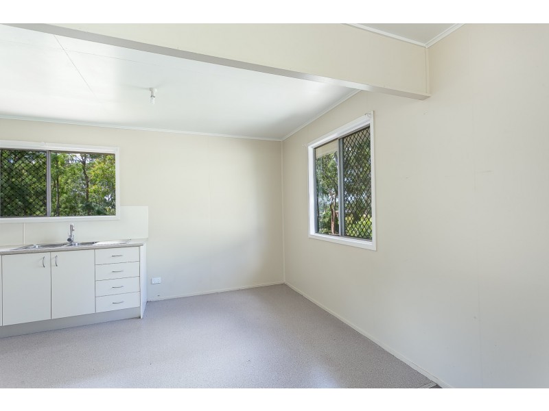 13 Pickering Street, Riverview QLD 4303