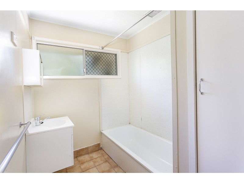 13 Pickering Street, Riverview QLD 4303