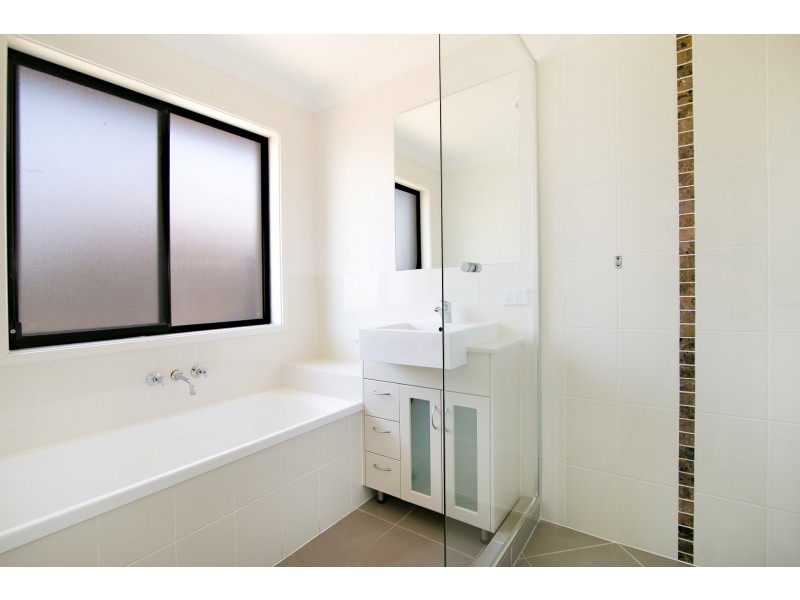 33 Ada Street, Leichhardt QLD 4305