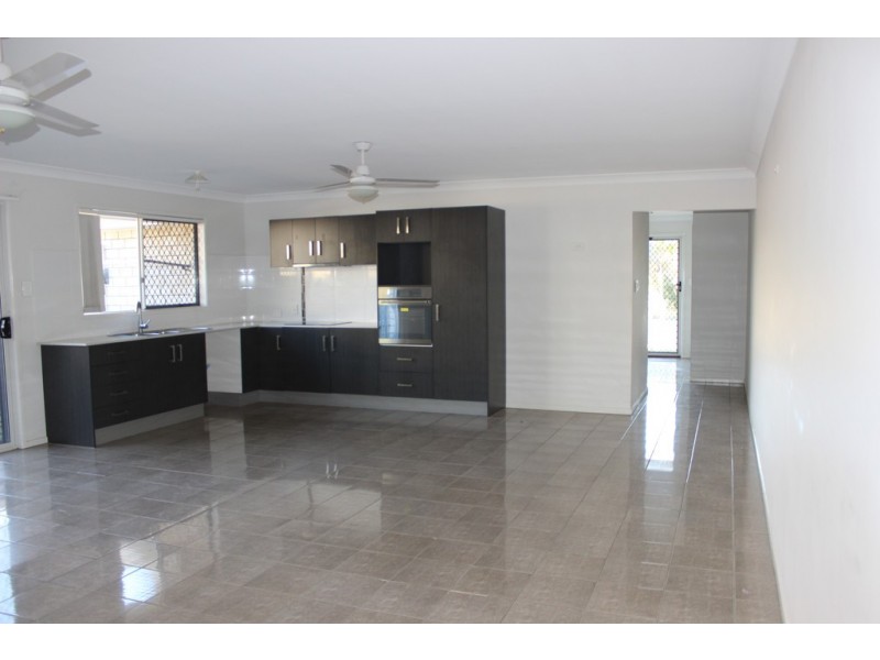 2/44 Robertson Road, Eastern Heights QLD 4305