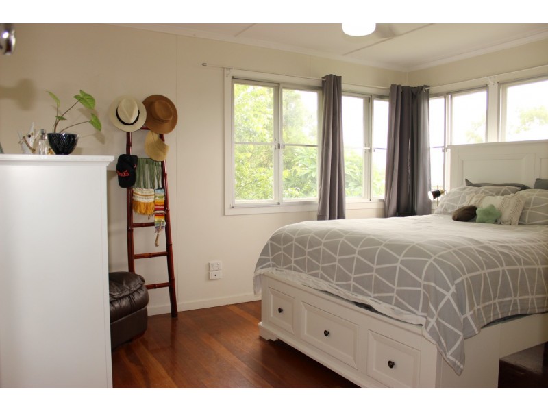 1C Edward Street, One Mile QLD 4305