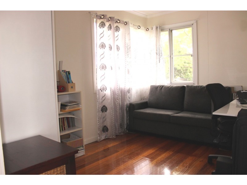 1C Edward Street, One Mile QLD 4305