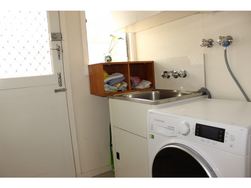 1C Edward Street, One Mile QLD 4305